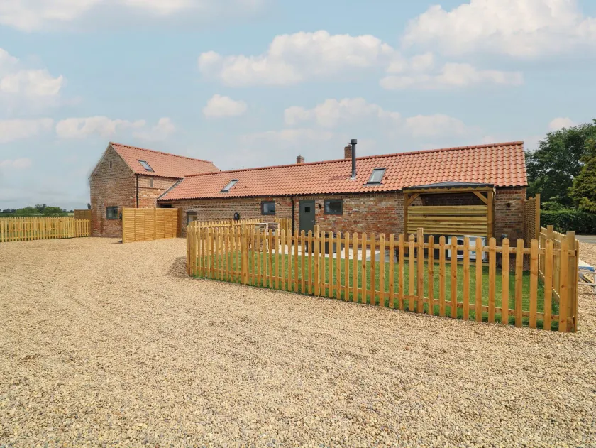 Buzzard Barn - Image 1