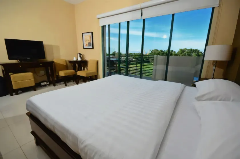 Hotel Formosa Daet - Image 1