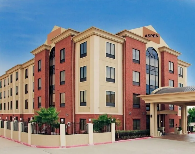 ASPEN GRAND HOTEL LaPorte - Image 1
