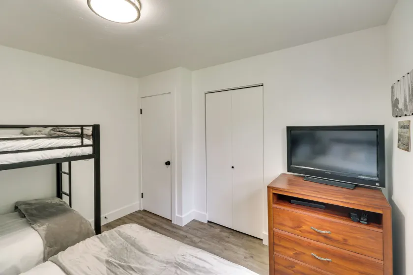Whitefish Condo w/ Pool Access + Close to Hiking! - Intérieur