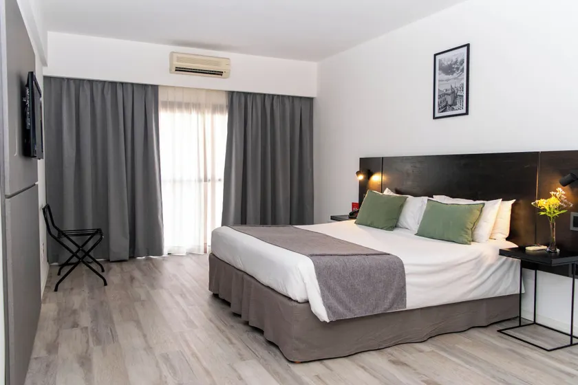 Hotel Duomi Plaza - Image 1