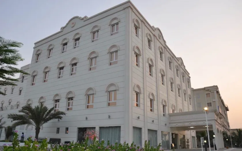 The Royal Garden Hotel - Image 1