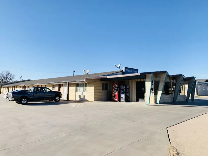 Thunderbird Inn - Image 1