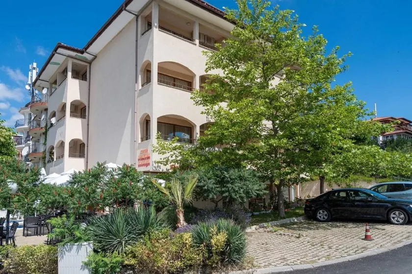 Sea Vista Hotel - Image 1