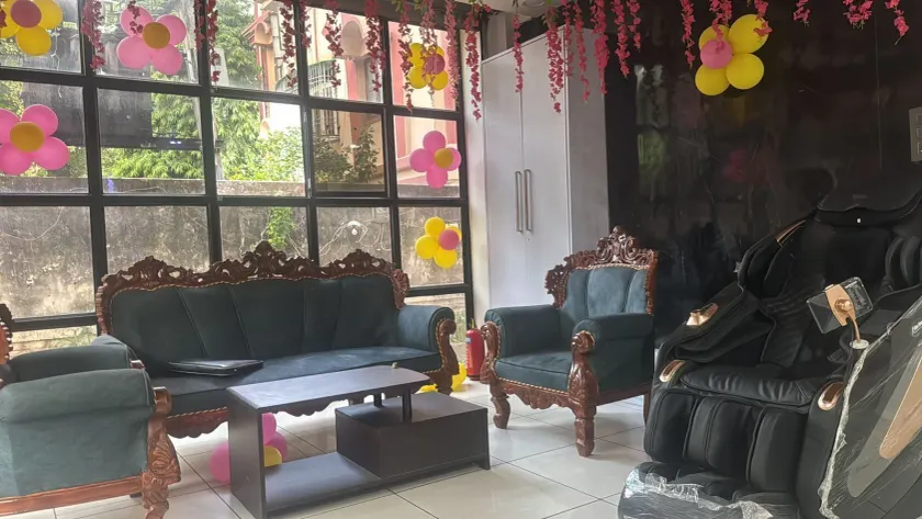 Hotel bless inn - Lobby sitting area