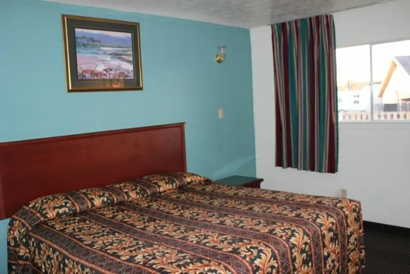 Sportsman Motel - Image 1