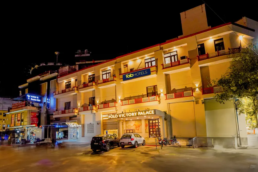 Fabhotel Polovictory Palace - Image 1