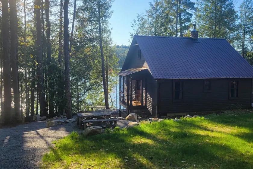 Private Dock & Beach! Lakefront, Fire Pit, Boats - Image 1