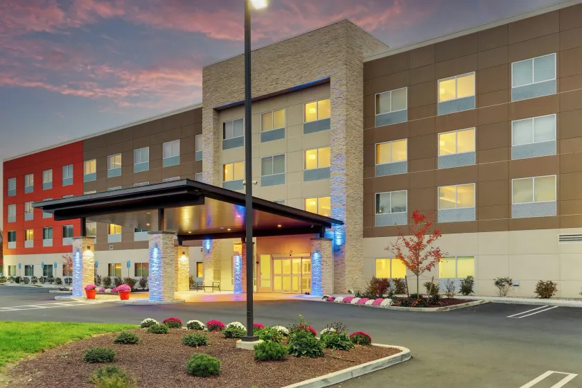 Holiday Inn Express & Suites - Middletown - Goshen by IHG - Image 1