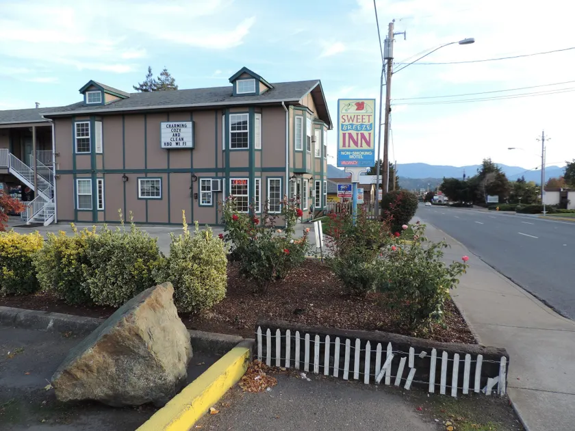 Sweet Breeze Inn Grants Pass - Image 1