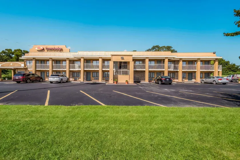 Econo Lodge Kearney - Liberty - Image 1