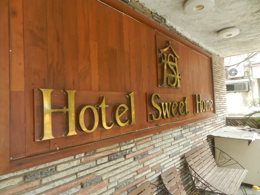 Hotel sweet home - Image 1