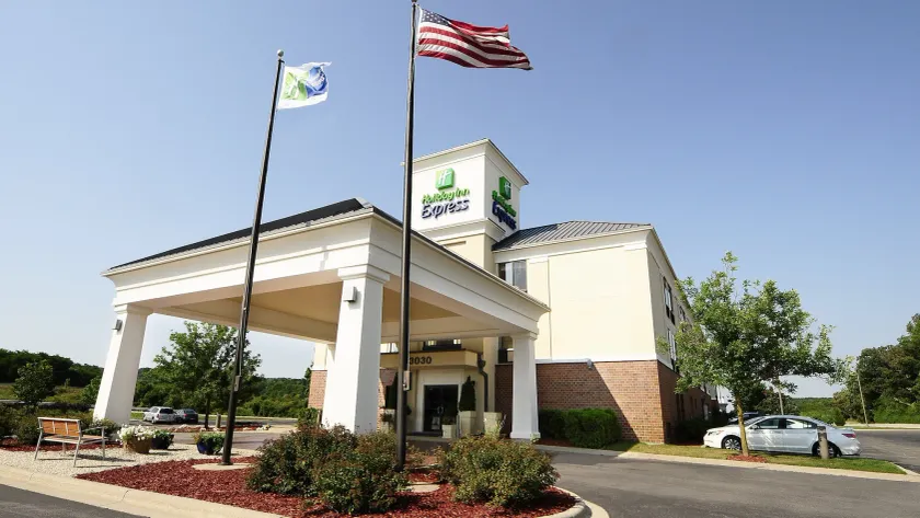 Holiday Inn Express - Delafield by IHG - Image 1