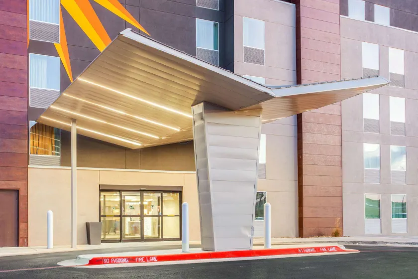La Quinta by Wyndham Lubbock West Medical Center - Image 1