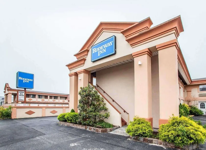 Rodeway Inn Point Pleasant Beach - Image 1