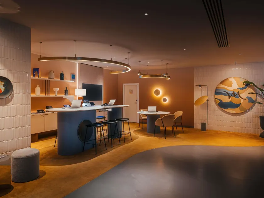 Mercure London Earls Court - Image 1