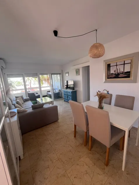 Lovely 2 bedroom apartment near the beach - Image 1
