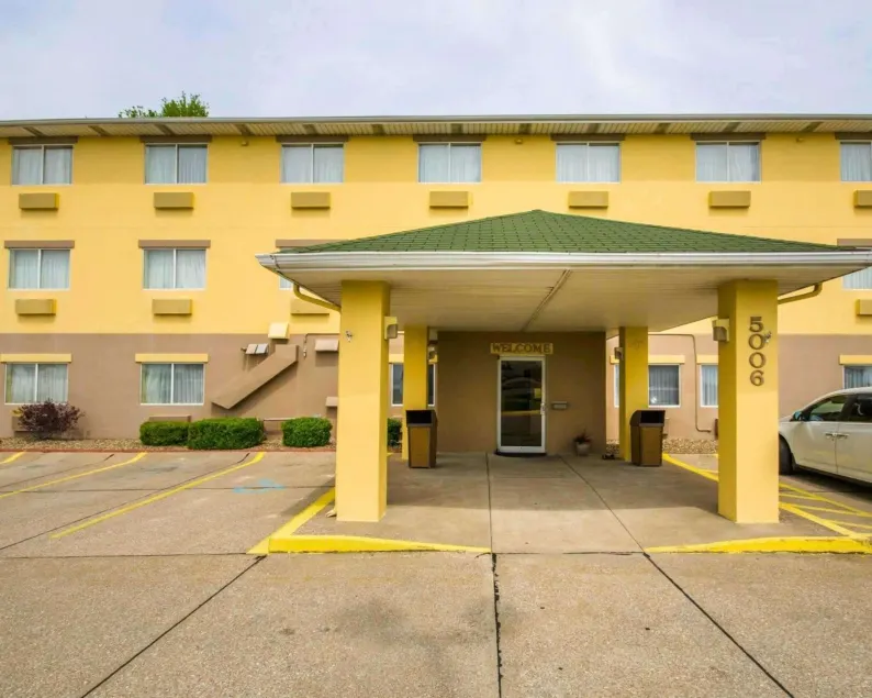 Quality Inn Evansville Eastland Area - Image 1