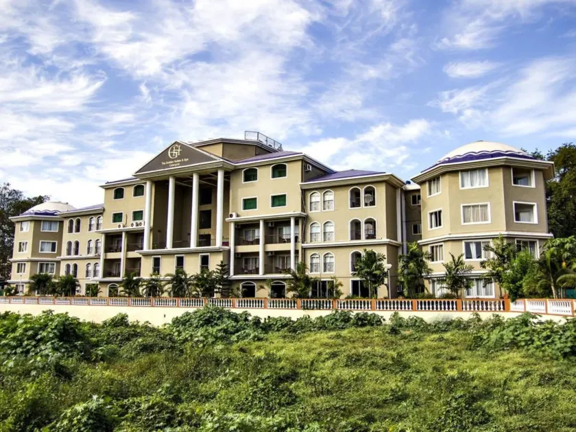 The Golden Suites & Spa - Image 1