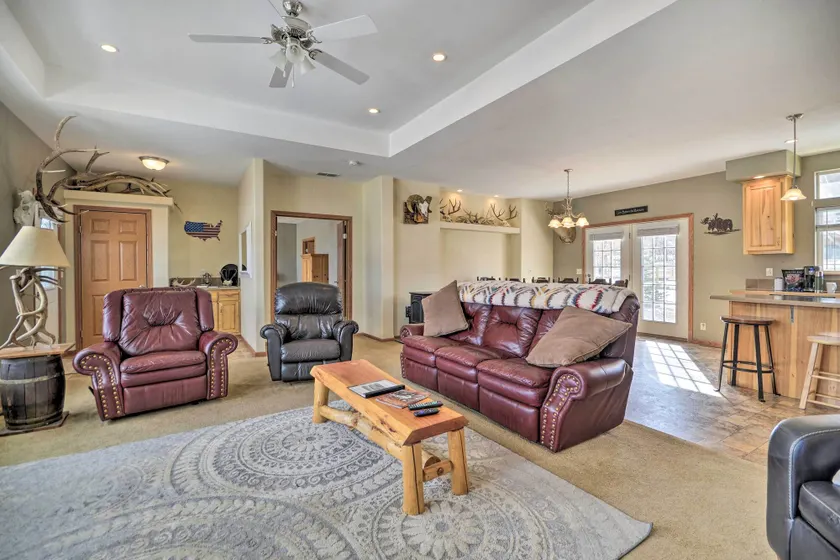 Charming Cody Vacation Home w/ Mtn Views! - Innvendig