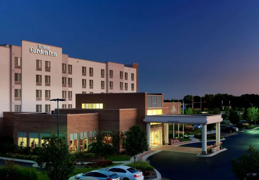 Hilton Garden Inn Lake Forest Mettawa - Image 1