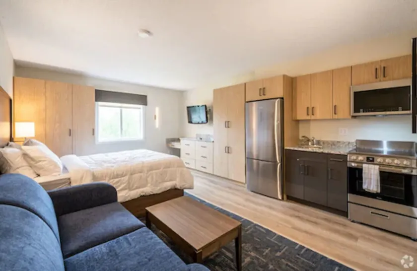 Residences at Solomon Pond - Image 1