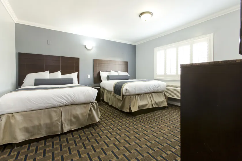 Hollywood Palms Inns & Suites - Chambre
