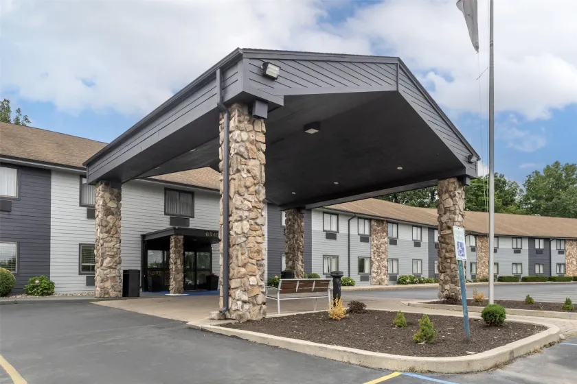Best Western Fremont Angola I-80 90 Toll Road - Image 1