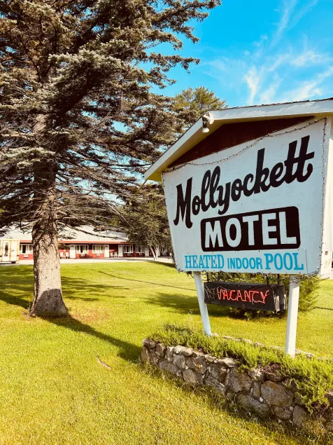 Mollyockett Motel & Swim Spa - Image 1