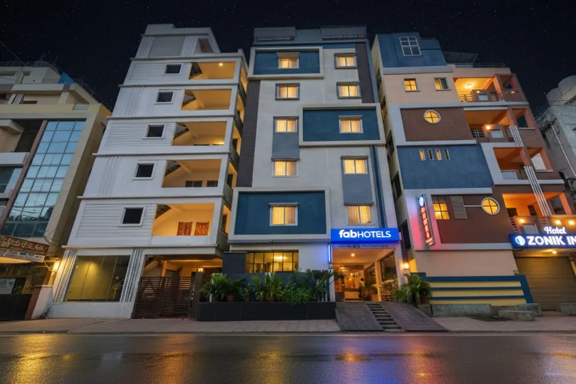 FabHotel DSR Hotel & Suites - Nr Hitech City Railway Station - Image 1