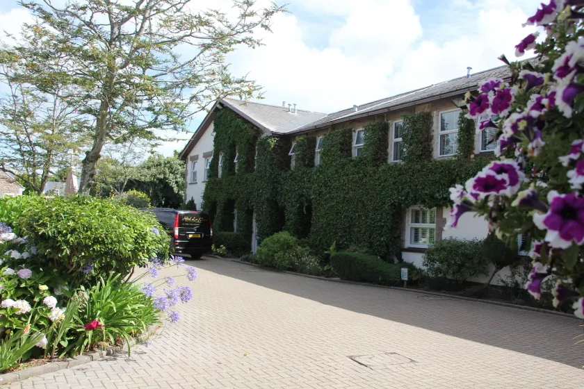 La Place Country Cottages - Image 1