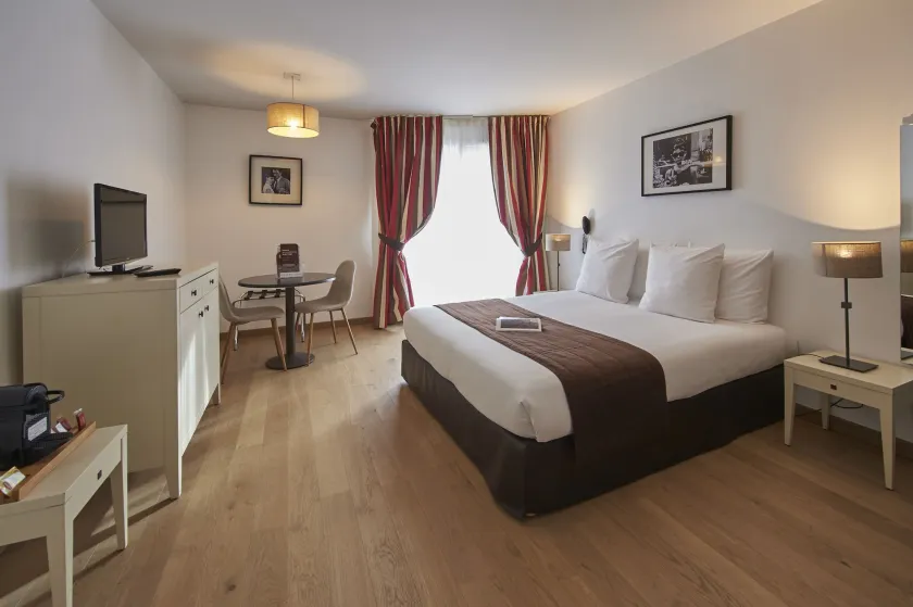 Hotel Cerise Chatou - Image 1