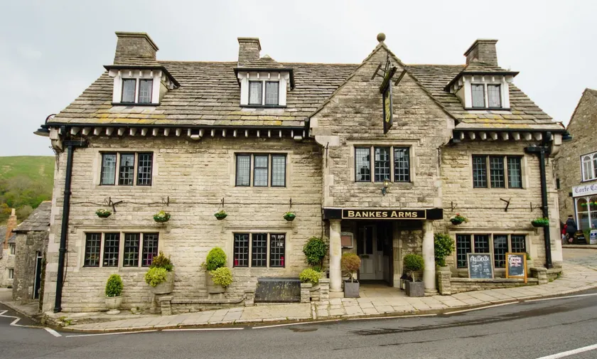 Bankes Arms Hotel - Image 1