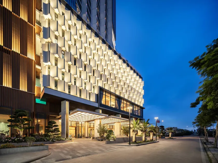 Radisson Blu Ha Long Bay - Image 1