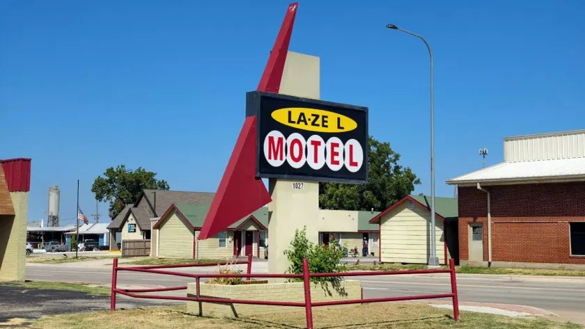 La-Ze L Motel Cushing OK - Image 1