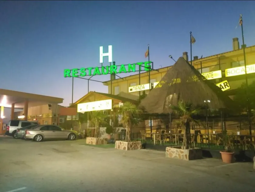 Hotel Mirasierra - Image 1