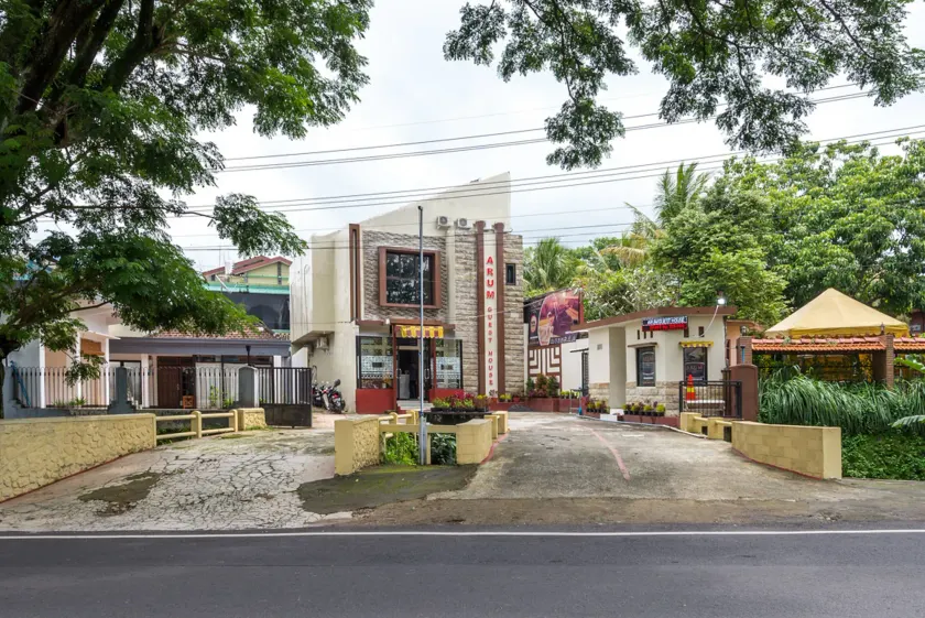 RedDoorz near Dino Park - Image 1
