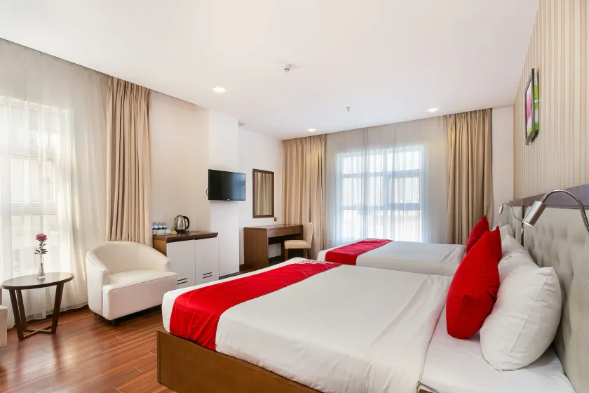 Centre Hotel - Image 1