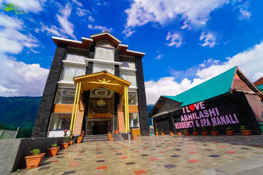 Abhilashi Residency & Spa - Centrally Heated & Air Cooled - Image 1