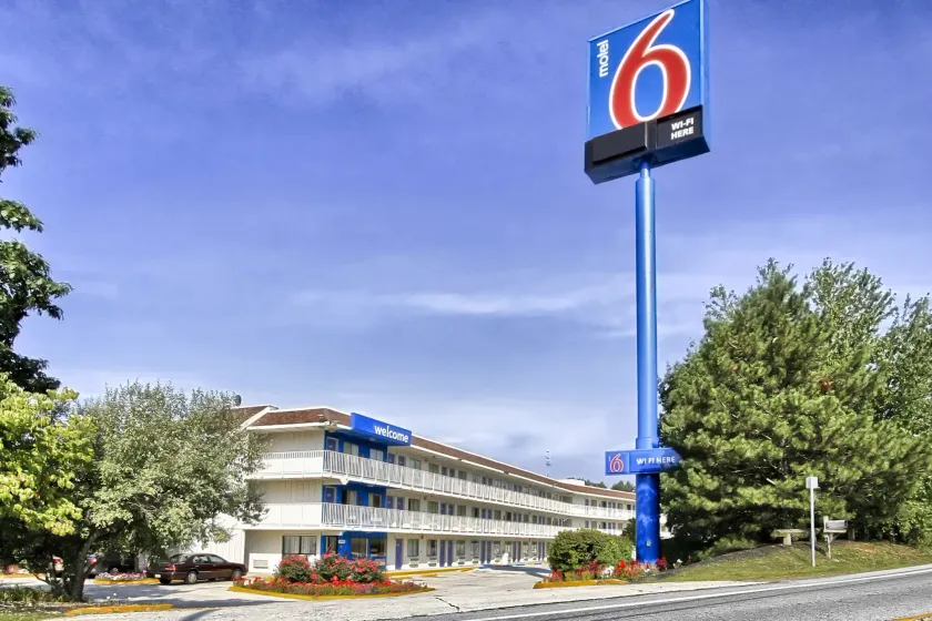 Motel 6-New Cumberland, PA - Harrisburg - Hershey South - Image 1