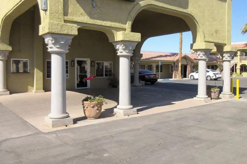 Econo Lodge Blythe - Image 1