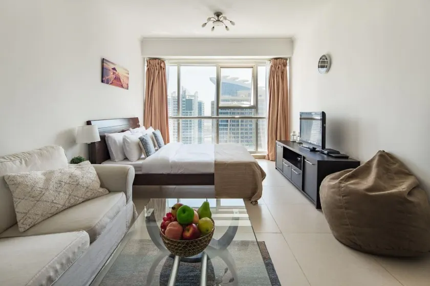 Spacious Studio in Heart of JLT - Image 1