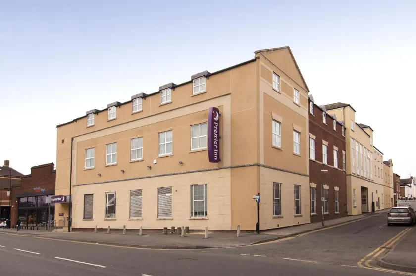 Premier Inn Stratford-Upon-Avon Central - Image 1