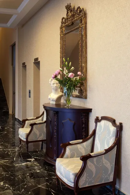 Margarona Royal Hotel - Coin salon dans le hall