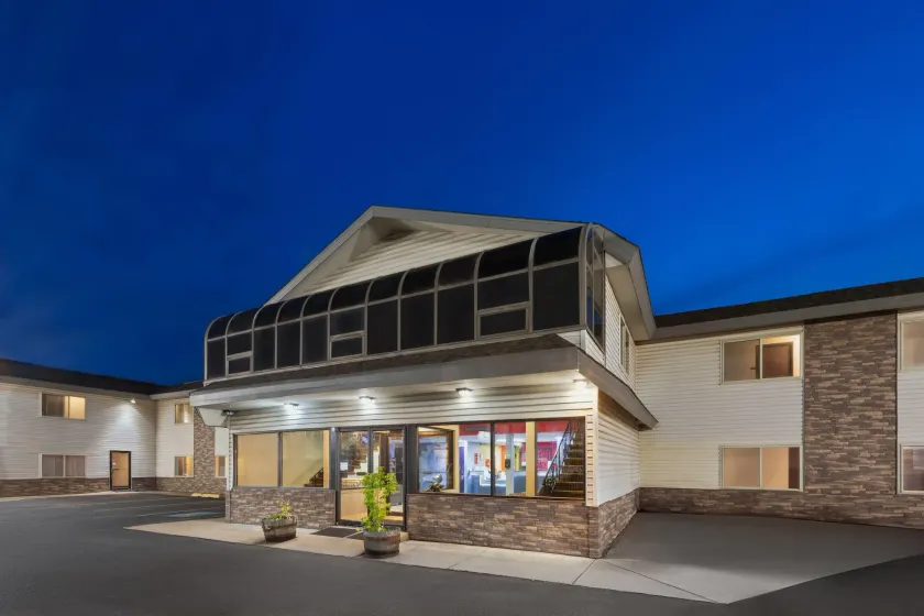 Baymont by Wyndham Iron Mountain - Image 1
