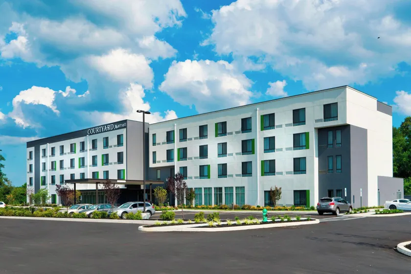 Courtyard by Marriott Deptford - Image 1