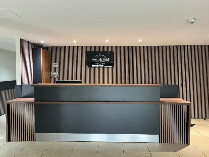 Riverside Hotel - Reception