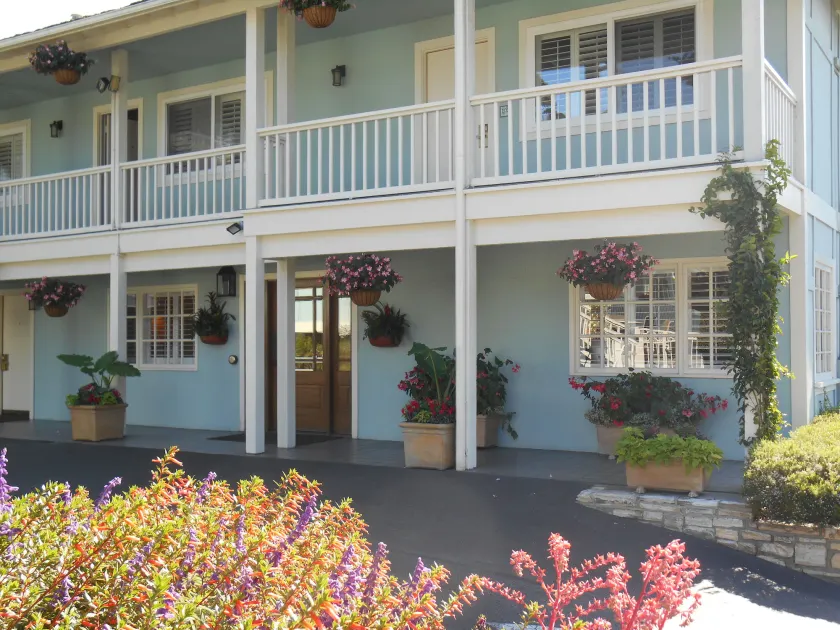 Carmel Bay View Inn - Image 1