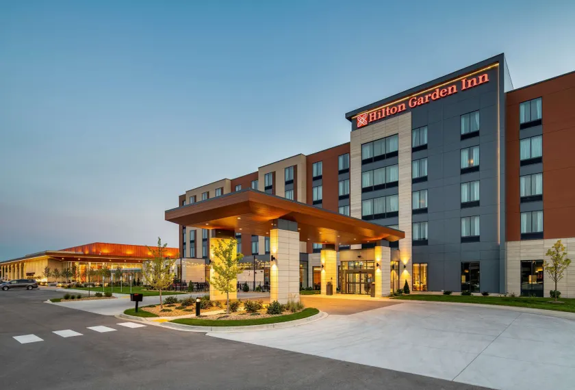 Hilton Garden Inn Milwaukee Brookfield Conference Center, WI - Image 1