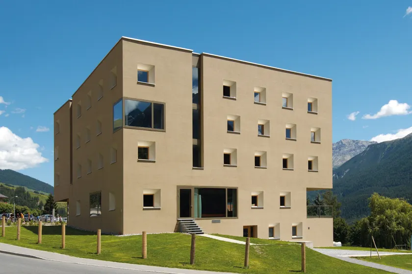Scuol Youth Hostel - Image 1